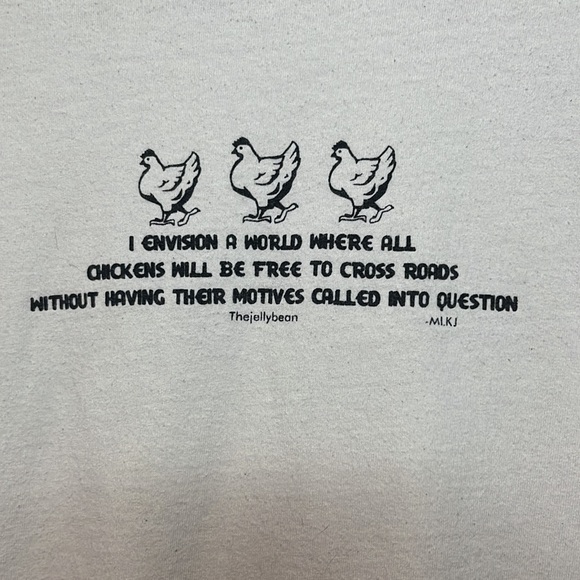 I envision a world where chickens can freely cross the road T-shirt - Picture 2 of 4